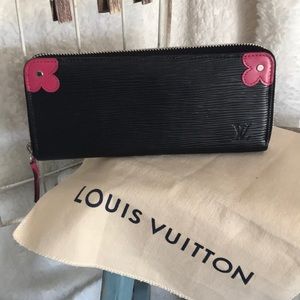 Louis Vuitton limitededition blooming zippy wallet